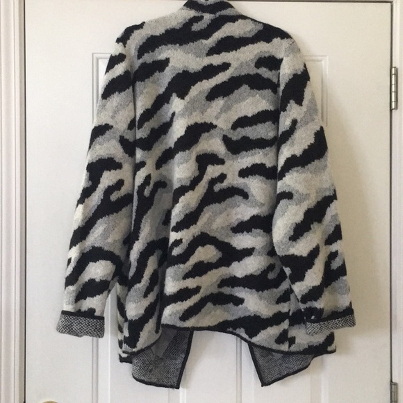 Lane Bryant jacket zebra print with leather trim - Picture 2 of 5